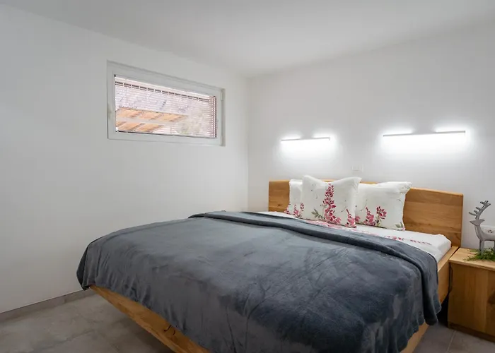 Apartments And Rooms Natasa 2