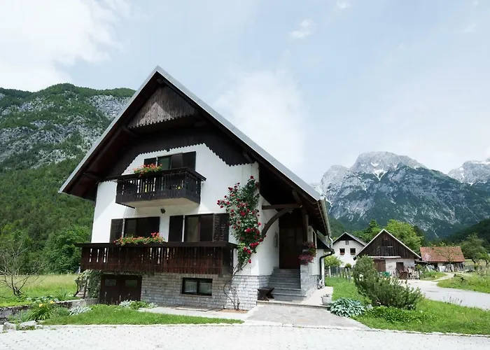 Apartments And Rooms Natasa 2